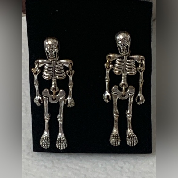 AVON 2008 HALLOWEEN SKELETON EARRINGS - Picture 2 of 3
